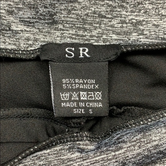 Black workout shorts - Picture 2 of 2